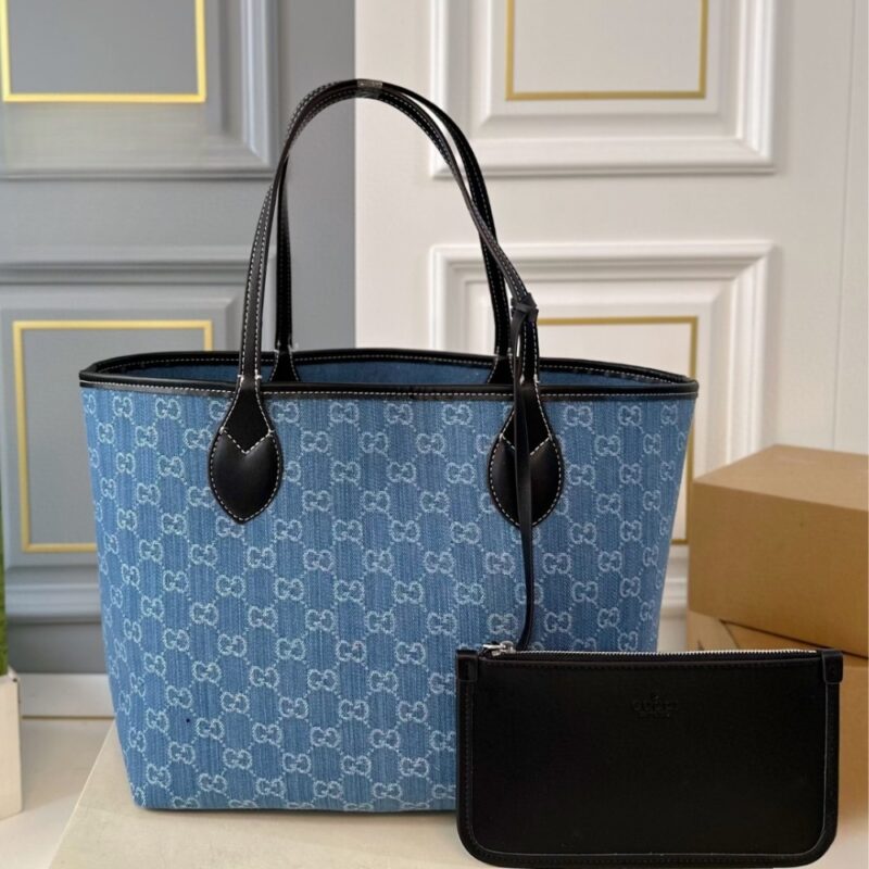 Alternative view of Iconic Set: Gucci Totissima Large Tote Bag And Women'S Slide Sandal With Gucci Script