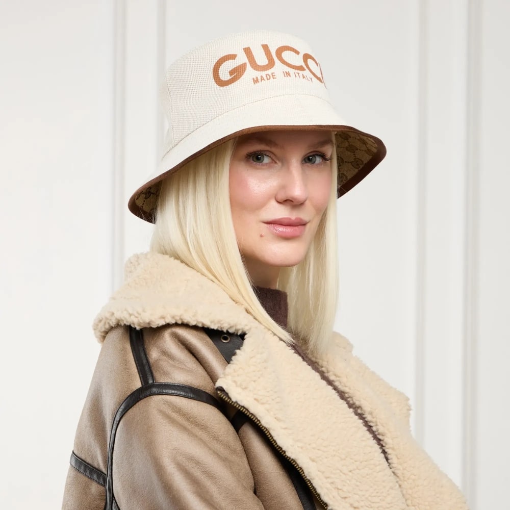 Summer Set: Gucci Medium Tote Bag With Gucci Print Beige 28Cm And Arnaud Bob Reversible Bucket Hat Beige - Image 12