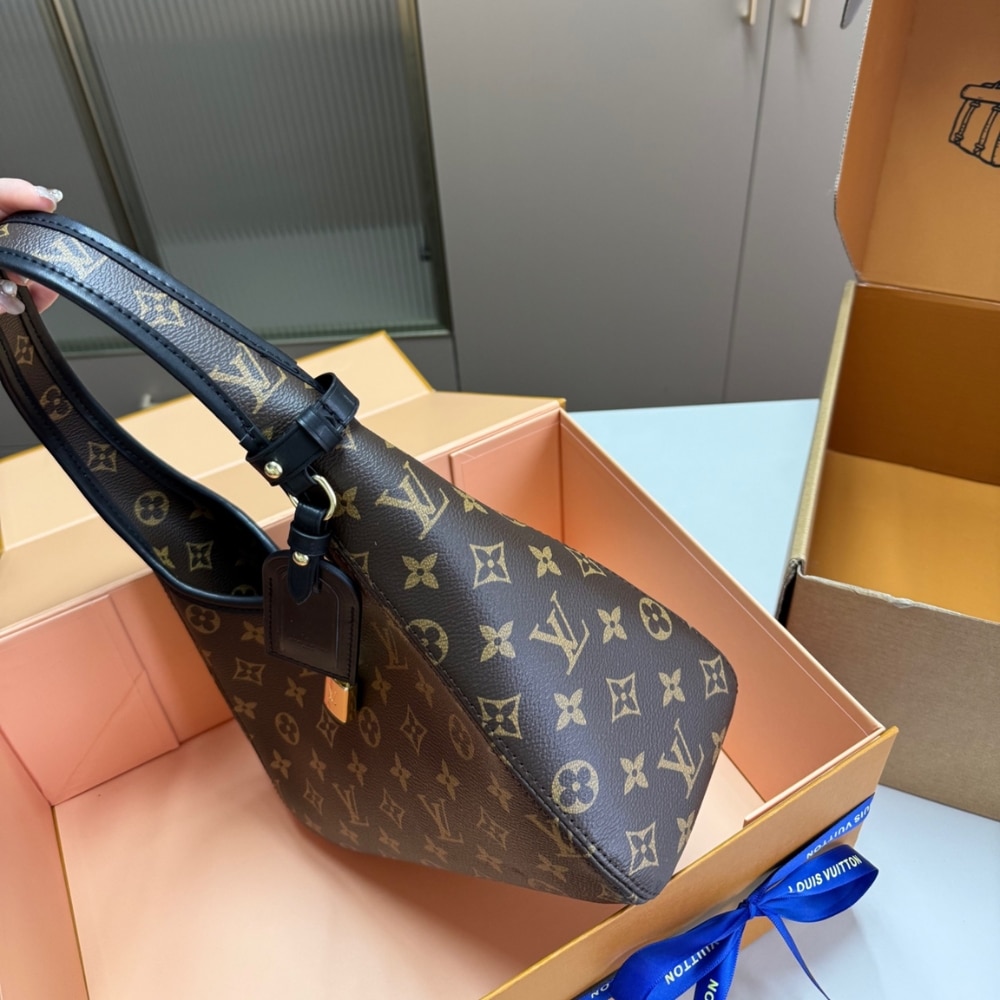 Summer Set: Louis Vuitton The Drop Pm Monogram Brown 28Cm M1294 And Gaston Wearable Wallet Monogram Macassar Coated Canvas Brown 18Cm - Image 4