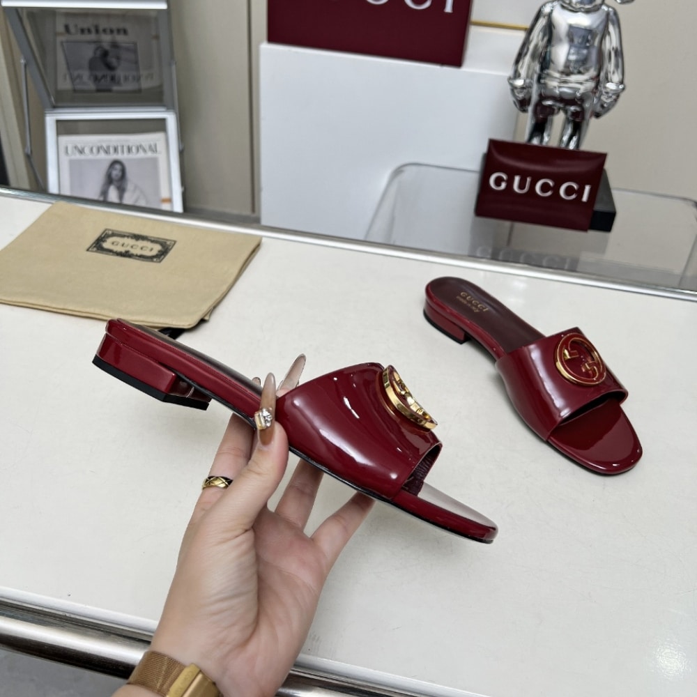 Iconic Set: Gucci Totissima Large Reversible Tote And Women Round Interlocking G Sandal - Image 4