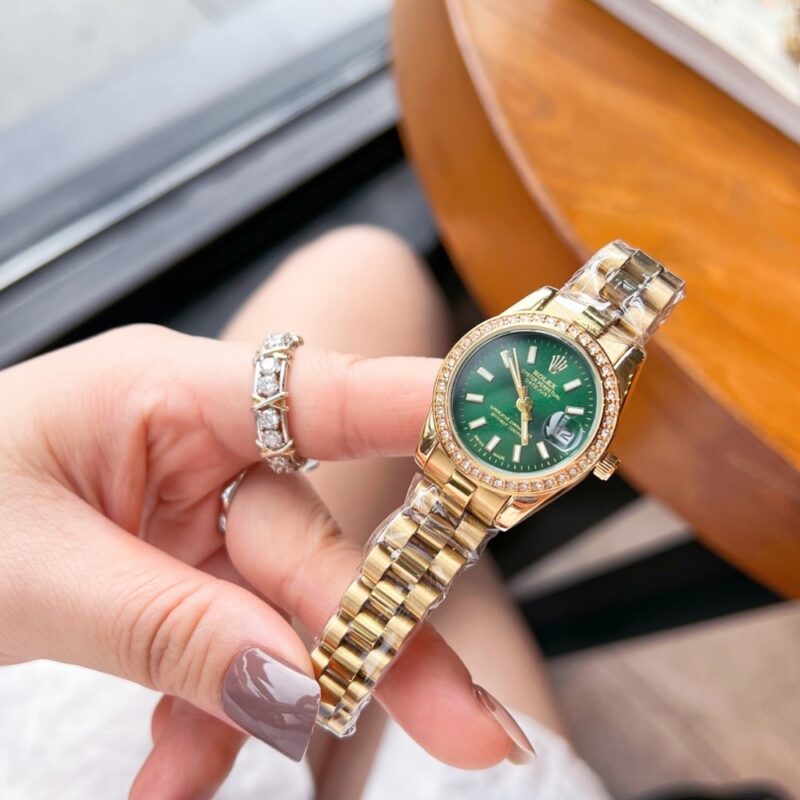 Alternative view of Rolex Lady Datejust Green Dial Yellow Gold 28Mm