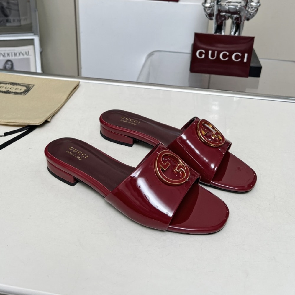 Iconic Set: Gucci Totissima Large Reversible Tote And Women Round Interlocking G Sandal - Image 5
