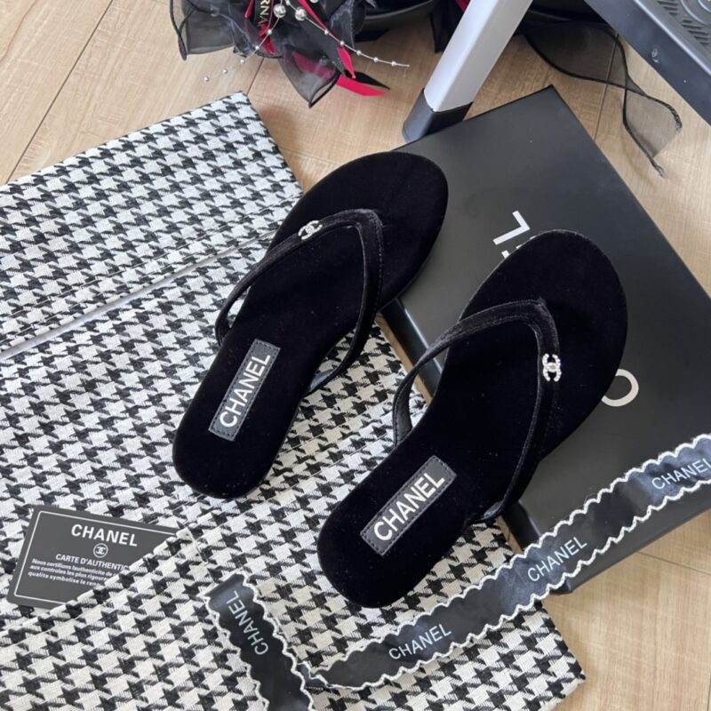 Alternative view of Chanel Thongs Slipper Velvet In Black G45716 B16716 94305