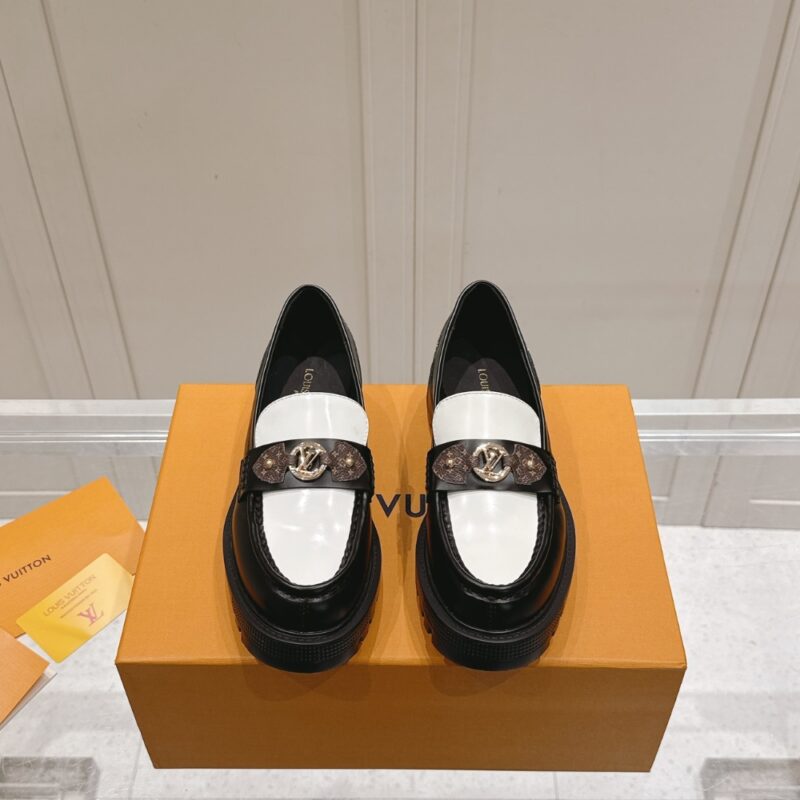 Alternative view of Louis Vuitton District Flat Loafer Black And White 1Agxkv