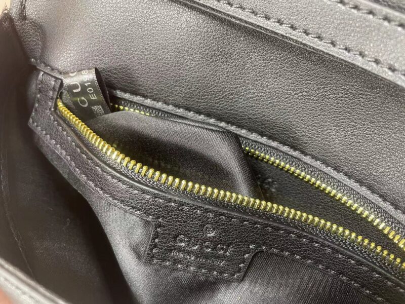 Alternative view of Gucci Blondie Shoulder Bag Black Leather 28Cm 699268 Uxx0G 1000
