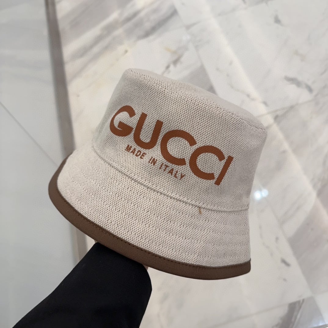 Summer Set: Gucci Medium Tote Bag With Gucci Print Beige 28Cm And Arnaud Bob Reversible Bucket Hat Beige - Image 10