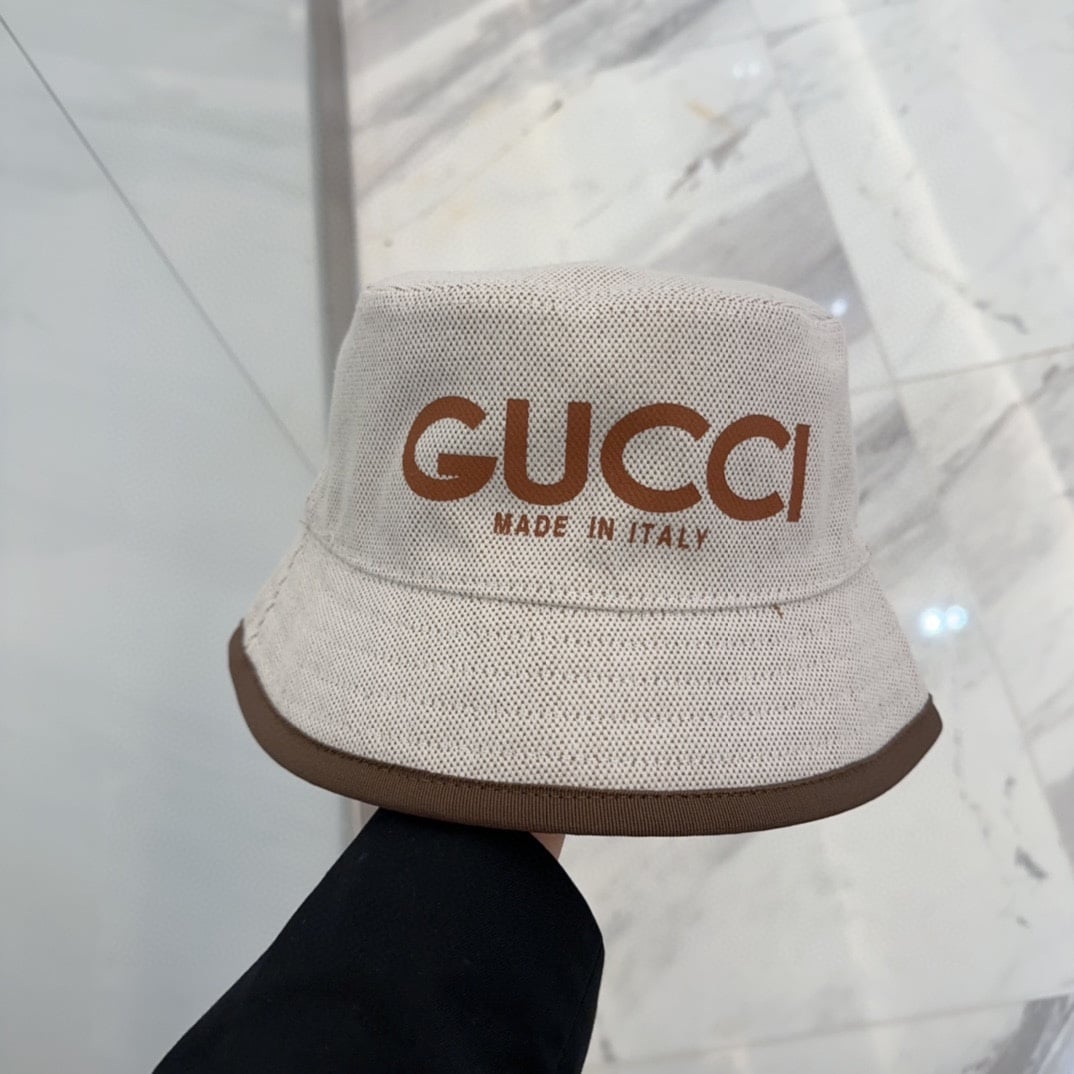 Summer Set: Gucci Medium Tote Bag With Gucci Print Beige 28Cm And Arnaud Bob Reversible Bucket Hat Beige - Image 4