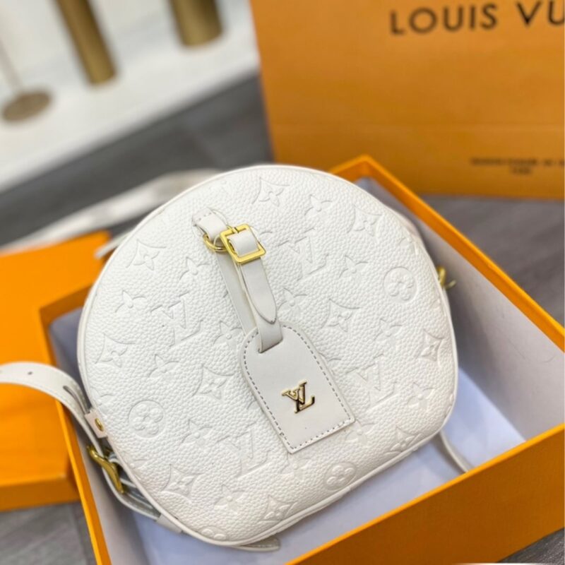 Alternative view of Louis Vuitton Boite Chapeau Souple MM White 20Cm M45276