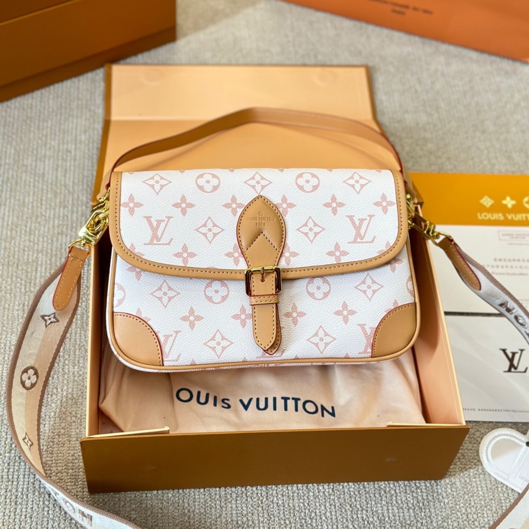 Louis Vuitton Diane Monogram Cream Beige 25Cm - Image 2