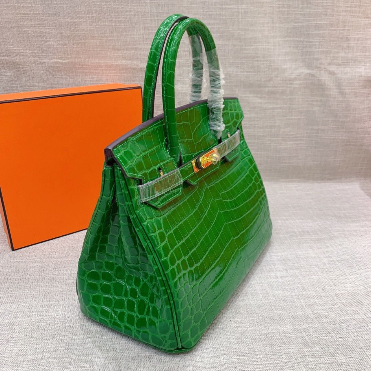 Hermes Birkin 30 Crocodile Gold Toned Hardware Dark Green 30Cm - Image 4