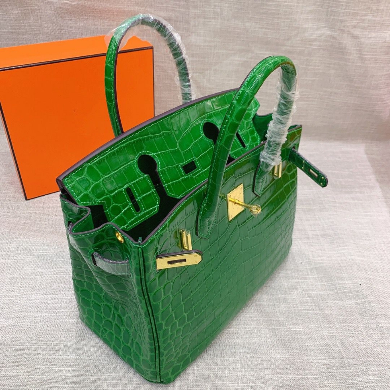 Hermes Birkin 30 Crocodile Gold Toned Hardware Dark Green 30Cm - Image 5