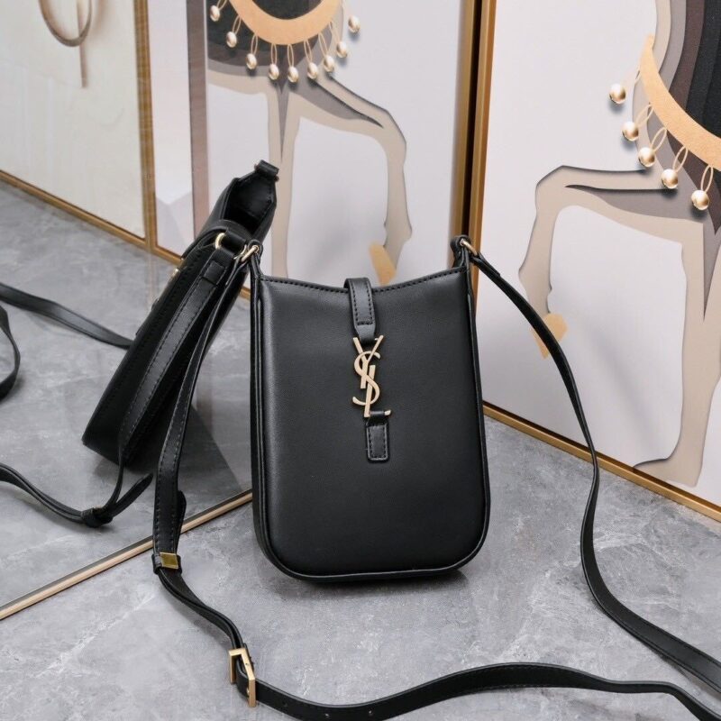 Alternative view of Saint Laurent Le 5 A 7 Mini Vertical In Shiny Leather With Bronze Metal In Black 19cm 7352142R20W1000