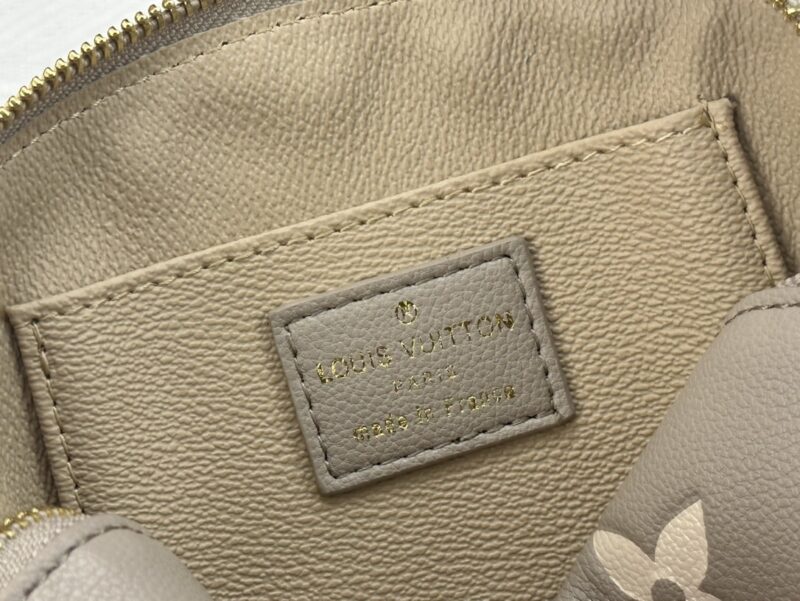 Alternative view of Louis Vuitton Cosmetic Pouch PM Creme 17Cm M45951