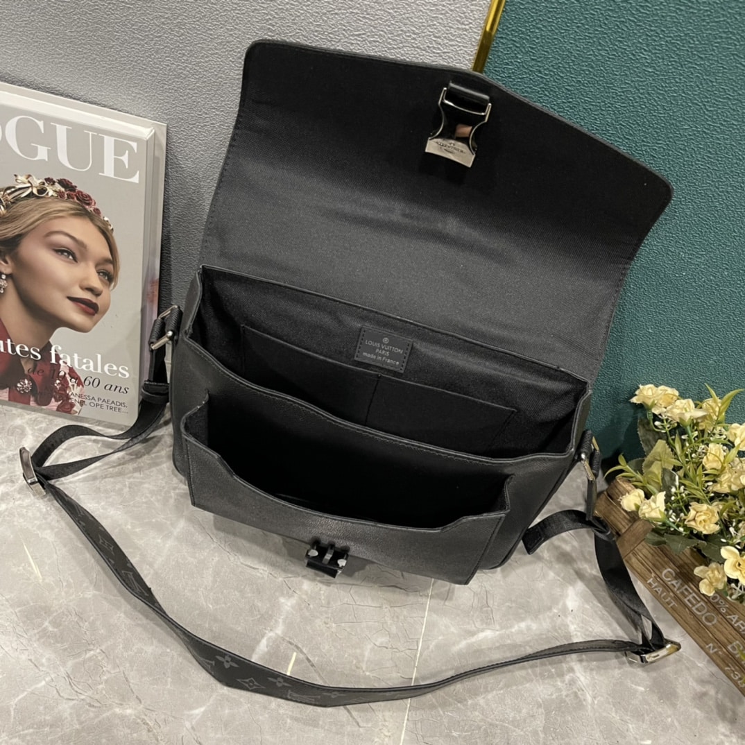 Louis Vuitton Messengerama Black 29Cm M30746 - Image 3