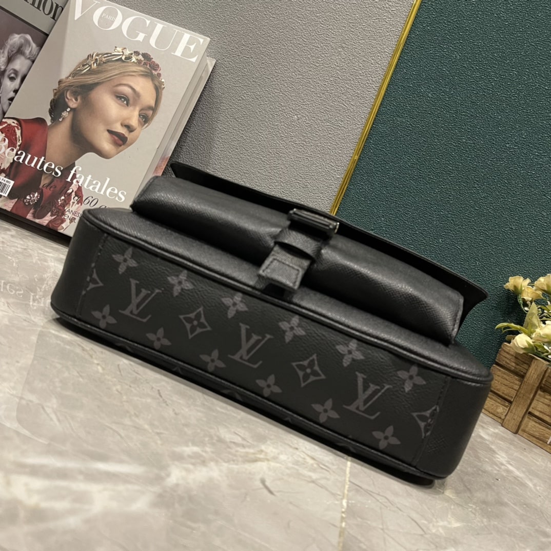 Louis Vuitton Messengerama Black 29Cm M30746 - Image 7
