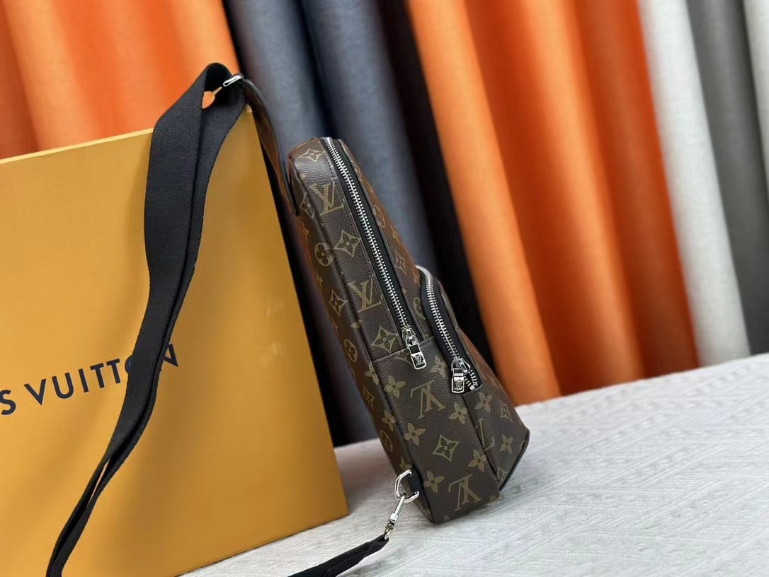 Louis Vuitton Avenue Slingbag Monogram Brown 31Cm M45897 - Image 4