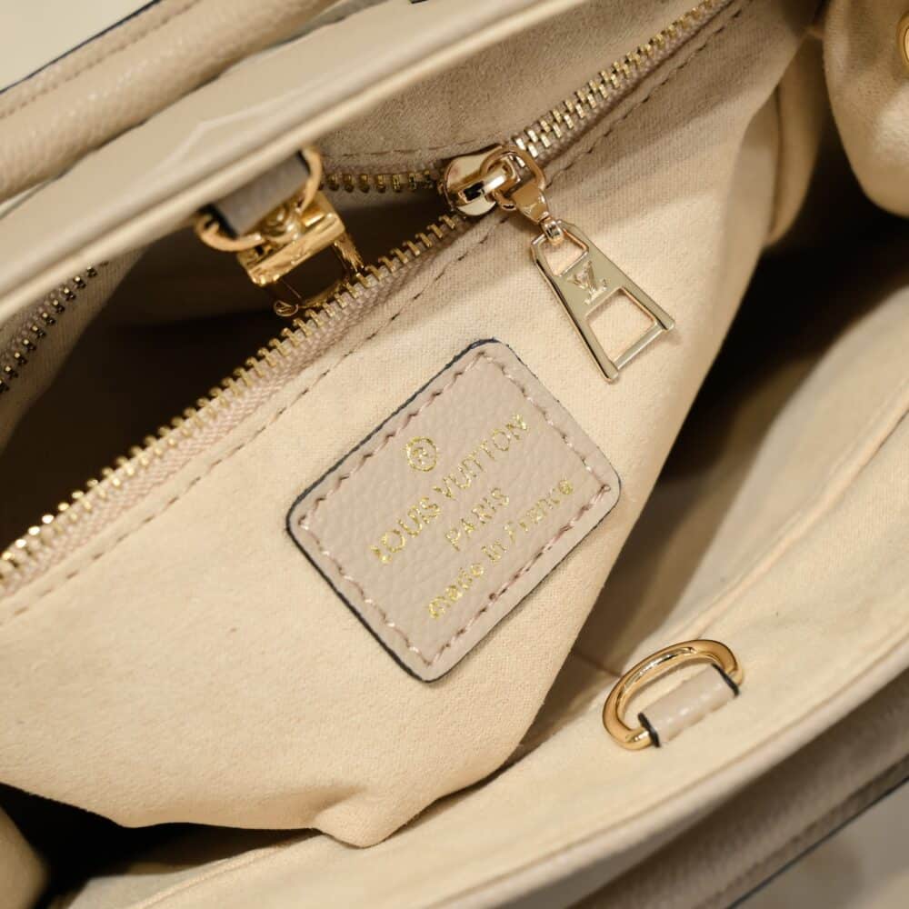 Iconic Set: Louis Vuitton Onthego Pm And Victorine Wallet - Image 6