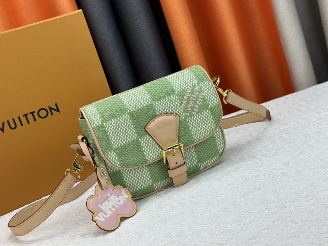 Louis Vuitton Montsouris Messenger Bag Green 20Cm N40665 - Image 3