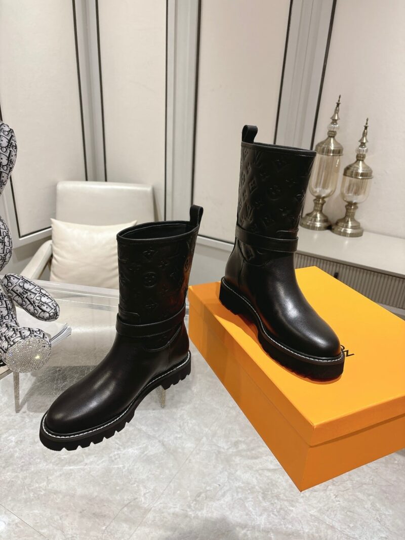 Alternative view of Louis Vuitton Territory Flat Ankle Boot Black 1Adcq1