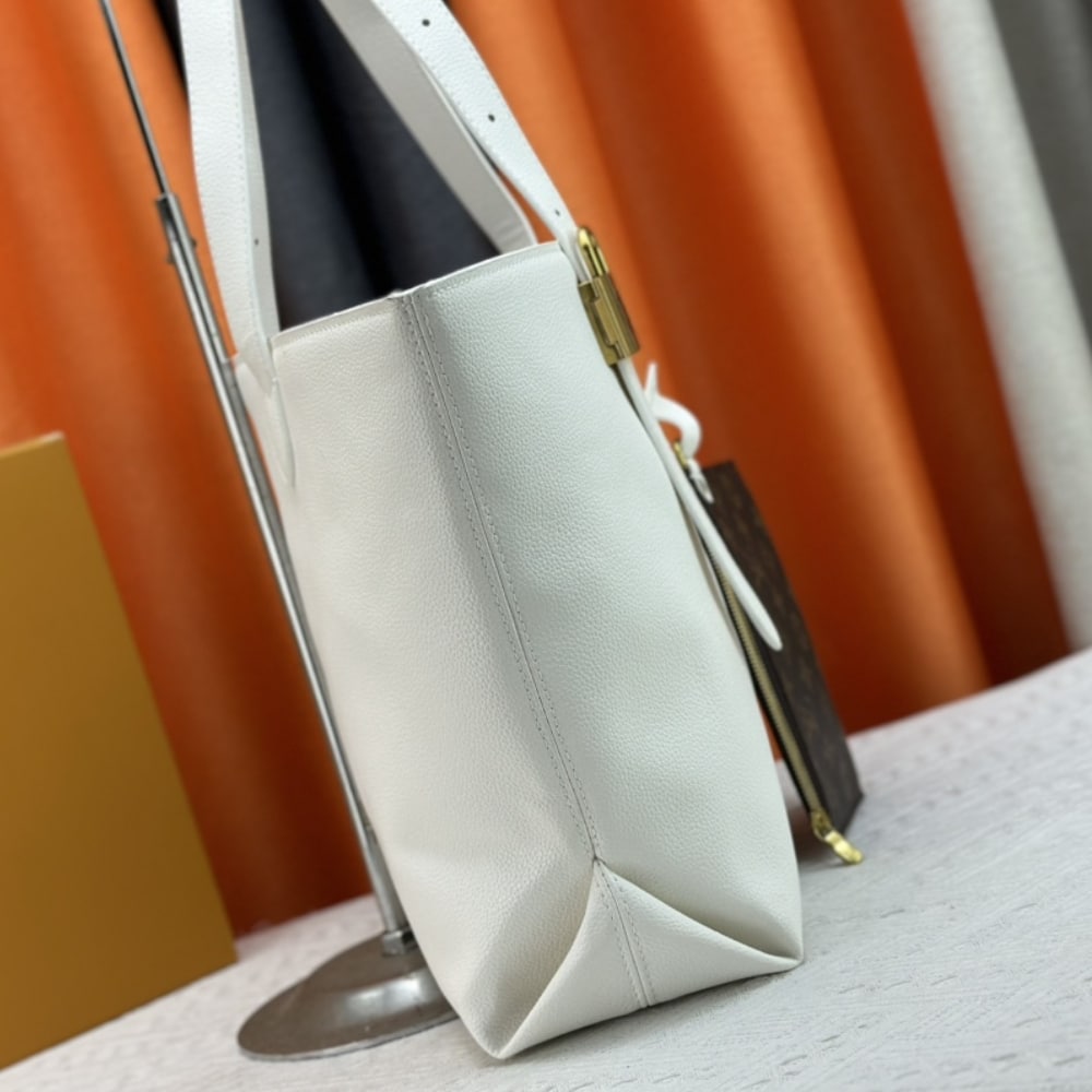 Iconic Set: Louis Vuitton Low Key Cabas Mm And Zippy Wallet - Image 3