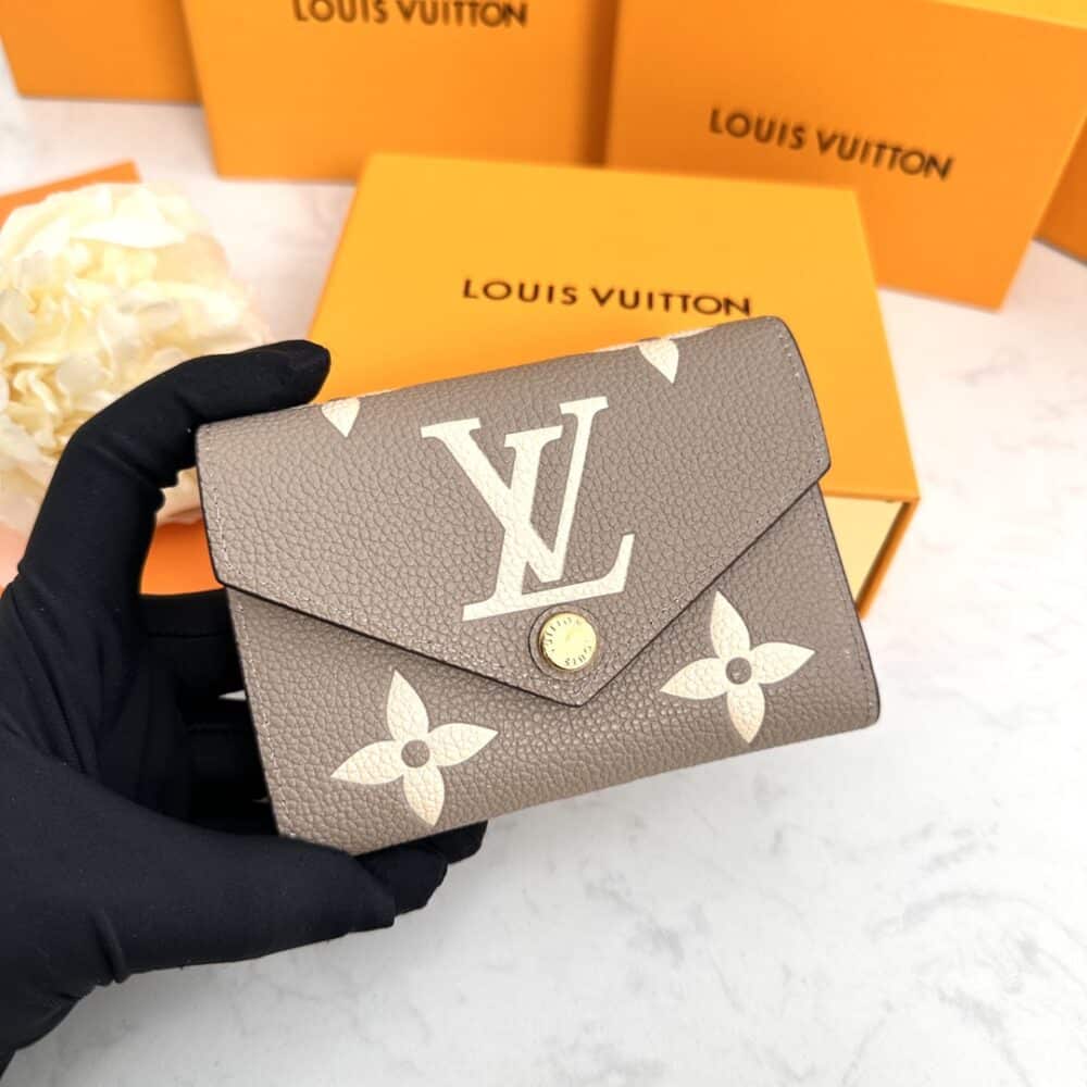 Iconic Set: Louis Vuitton Onthego Pm And Victorine Wallet - Image 7