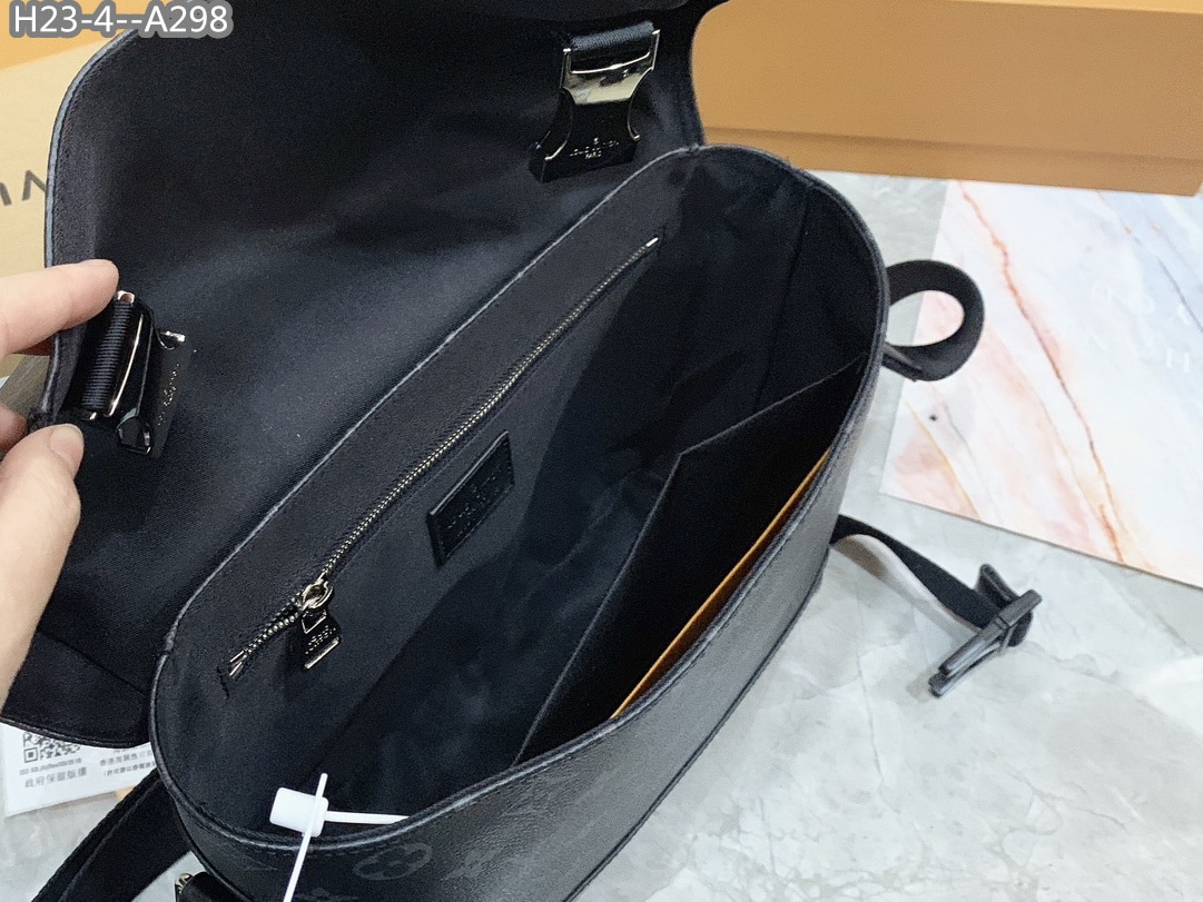 Louis Vuitton Messenger PM Voyager Black 32Cm M40511 - Image 10