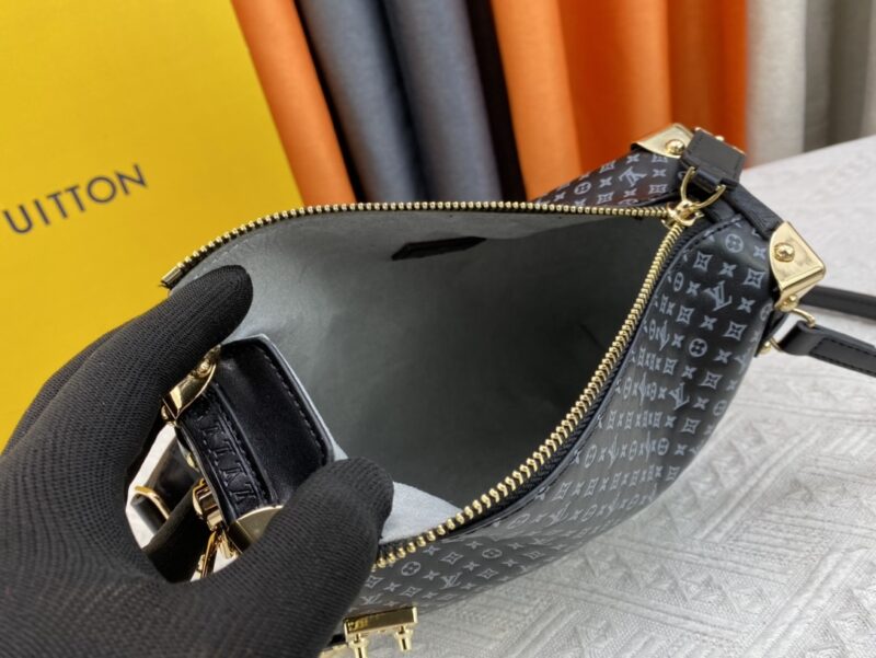 Alternative view of Louis Vuitton Side Trunk Monogram In Full Black 24.5Cm M46358