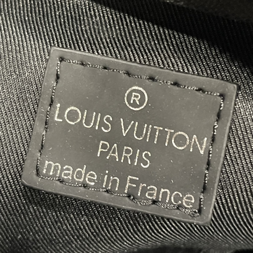 Louis Vuitton Avenue Slingbag 31Cm Black And Grey N40439 - Image 2