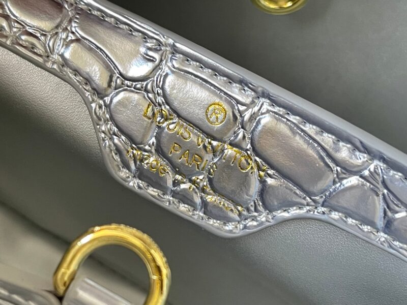 Alternative view of Louis Vuitton Capucines MM Silver 31Cm N92967