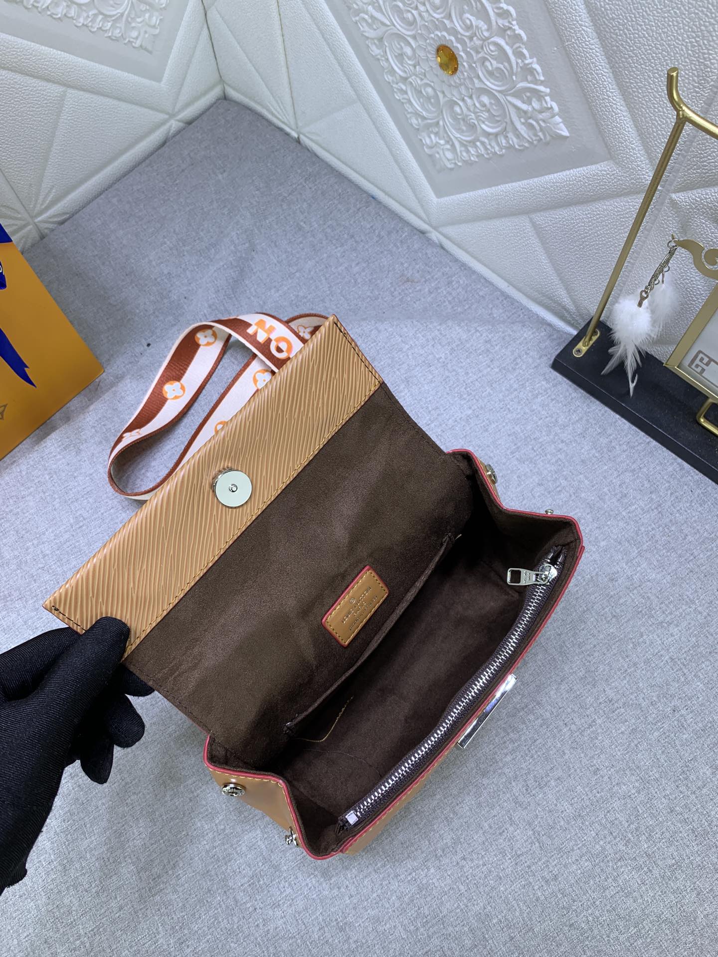 Louis Vuitton Cluny Mini Brown 20Cm M58931 - Image 2