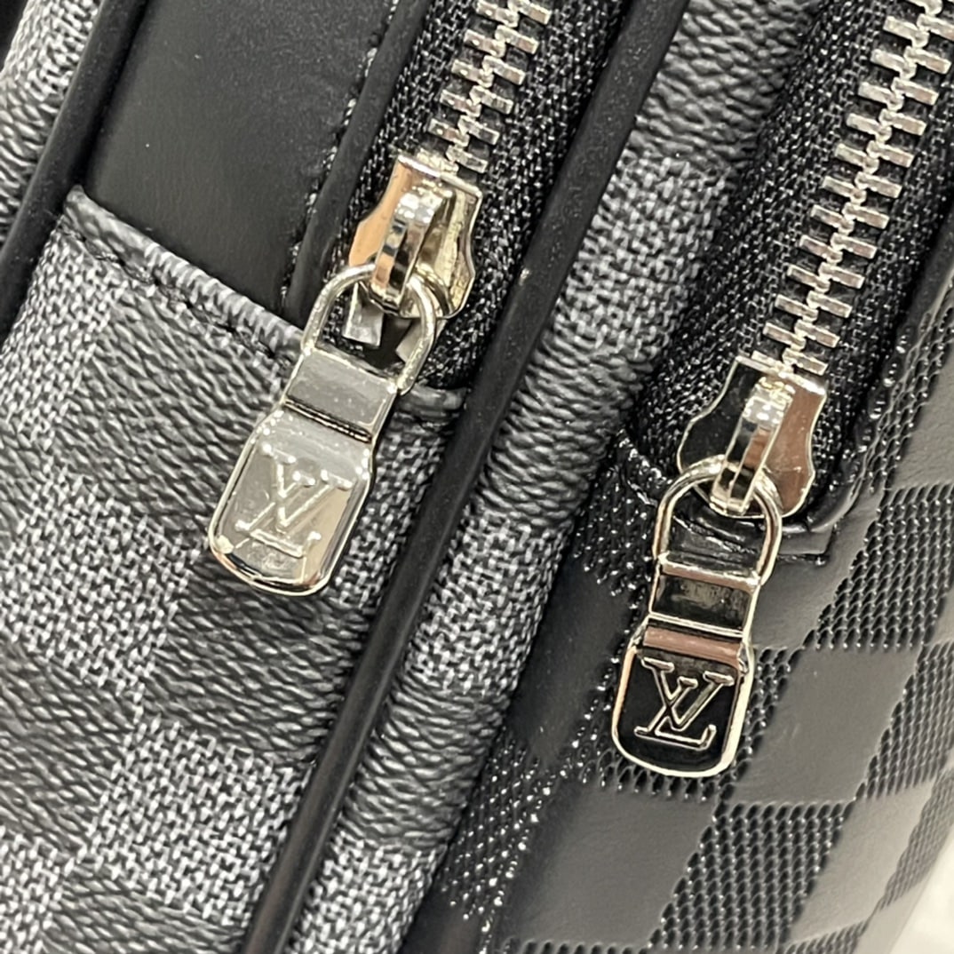 Louis Vuitton Avenue Slingbag 31Cm Black And Grey N40439 - Image 4