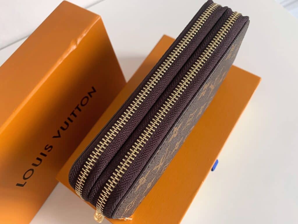 Iconic Set: Louis Vuitton Multi Pochette Accessoires And Long Double Zipper Wallet - Image 9