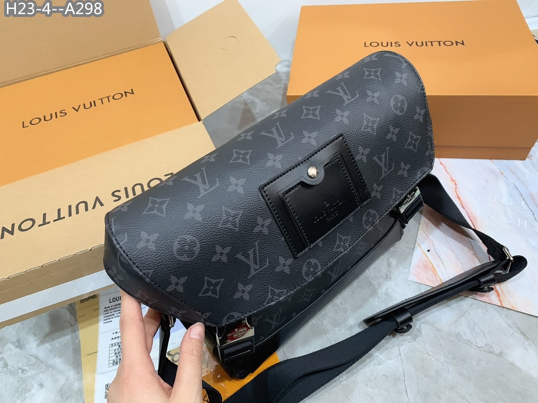 Louis Vuitton Messenger PM Voyager Black 32Cm M40511 - Image 5