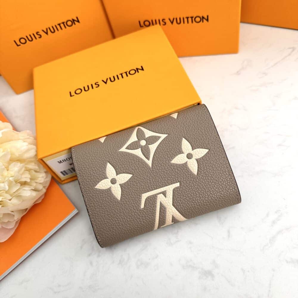 Iconic Set: Louis Vuitton Onthego Pm And Victorine Wallet - Image 8