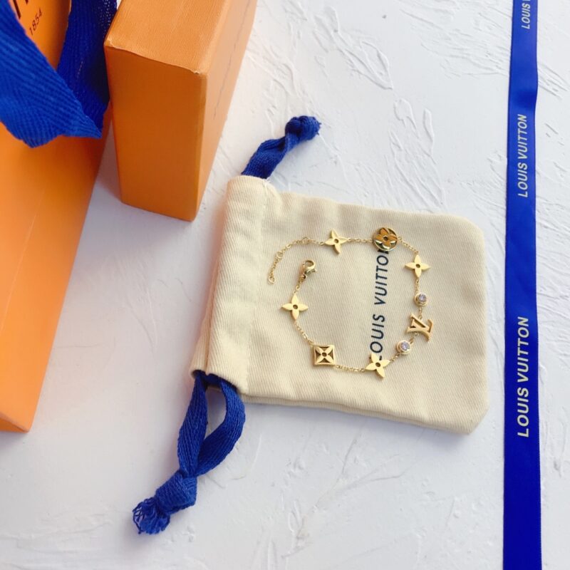 Alternative view of Louis Vuitton Idylle Blossom Bracelet Gold Tone