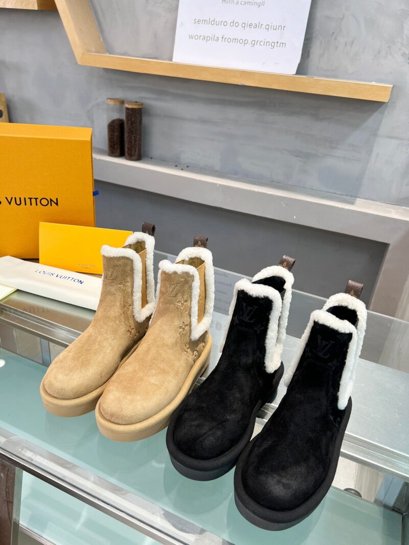Alternative view of Louis Vuitton Aspen Chelsea Ankle Boot Black 1Adc6V