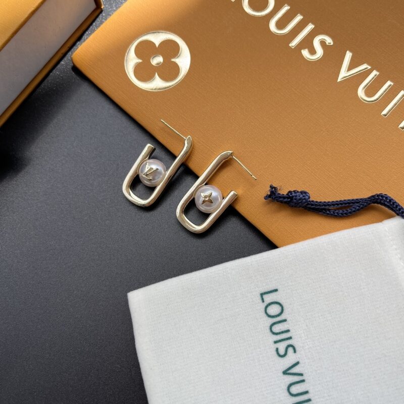 Alternative view of Louis Vuitton My Lv Chain Pearls Earrings Gold M01451