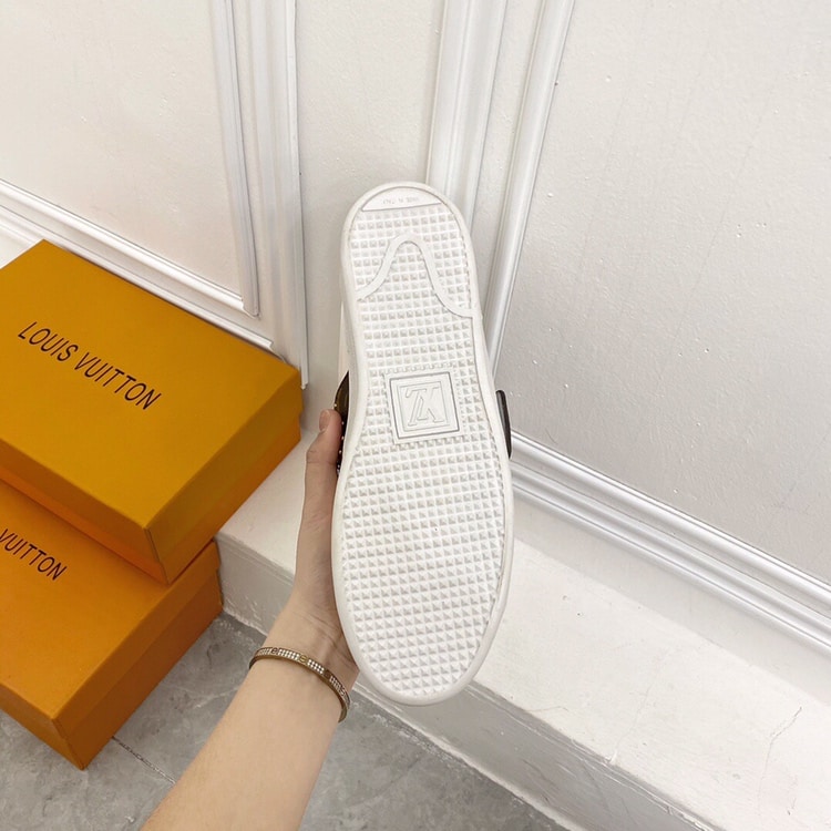 Alternative view of Louis Vuitton Frontrow Sneaker 1A52Eq
