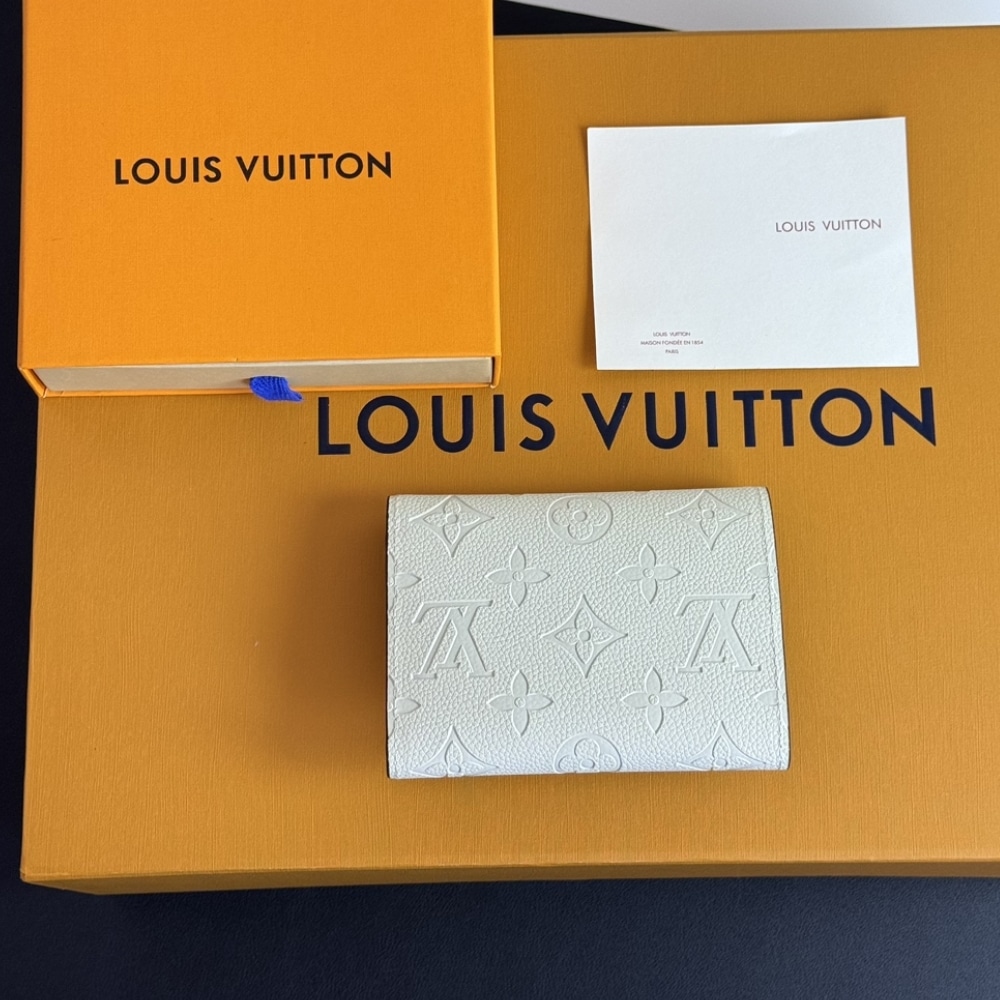 Iconic Set: Louis Vuitton Coussin Pm And Victorine Wallet - Image 11
