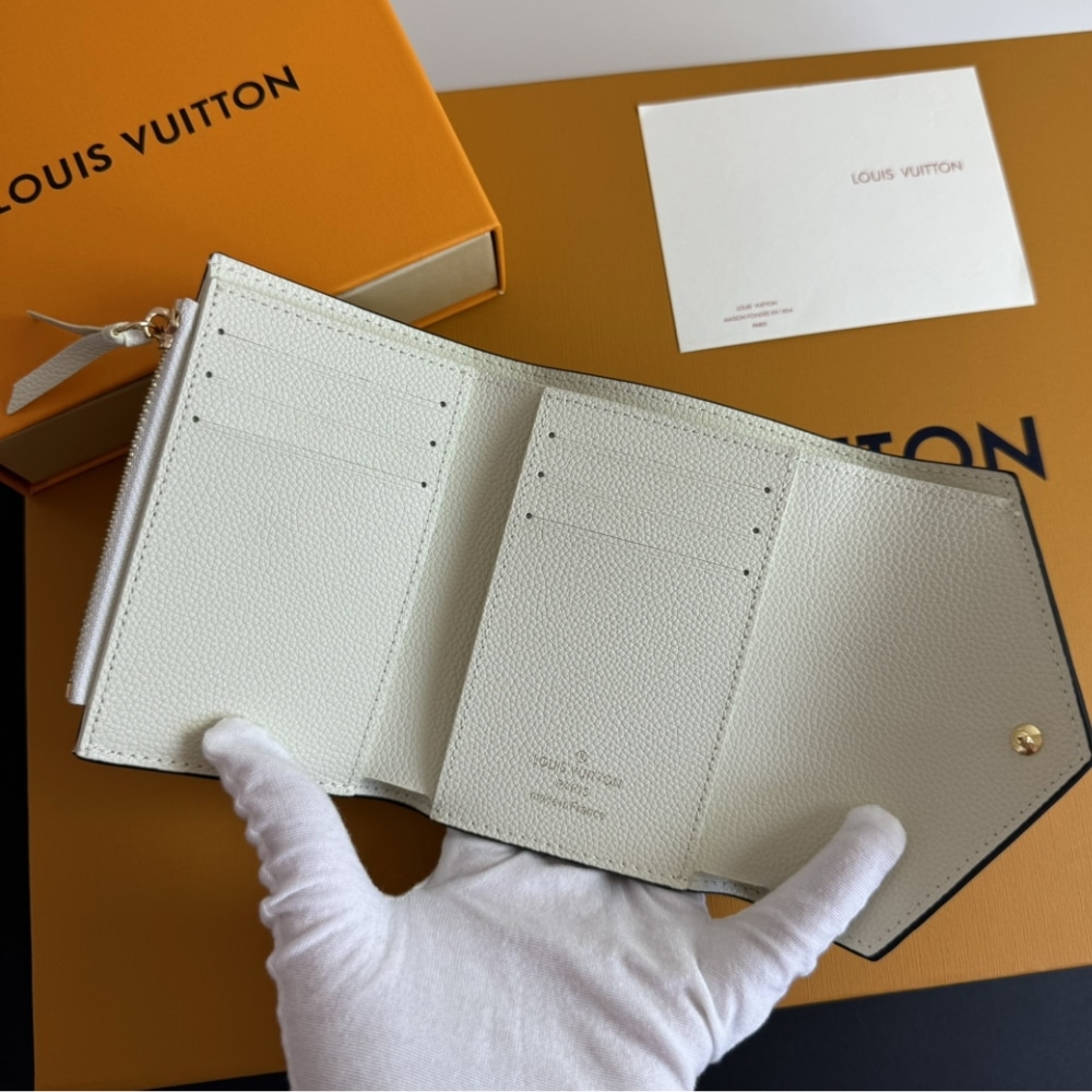Iconic Set: Louis Vuitton Coussin Pm And Victorine Wallet - Image 10