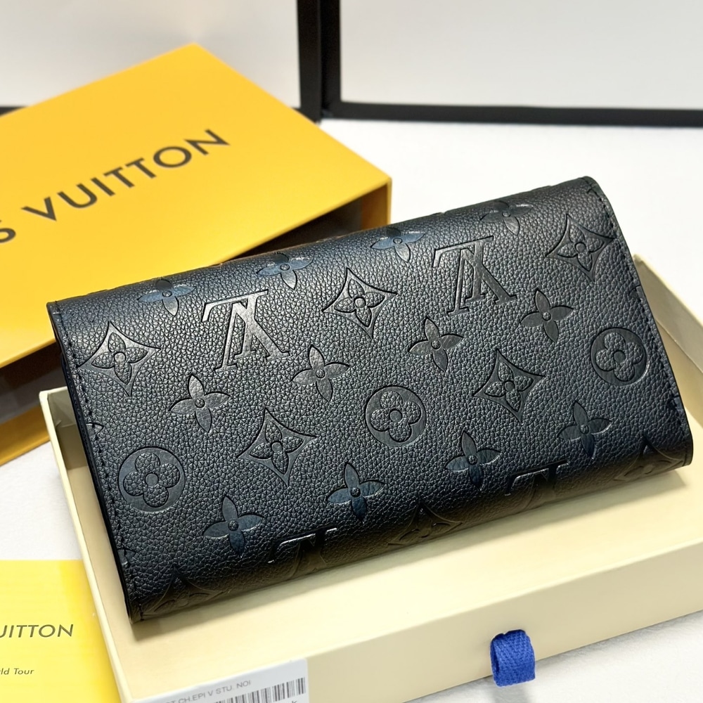 Iconic Set: Louis Vuitton Coussin Backpack PM And Sarah Wallet Monogram Empreinte - Image 12