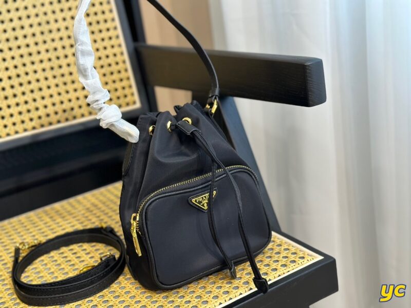Alternative view of Prada Duet Re-Nylon Bucket Shoulder Bag Black 18Cm 1Bh038 Rv44 F0002Vuoo