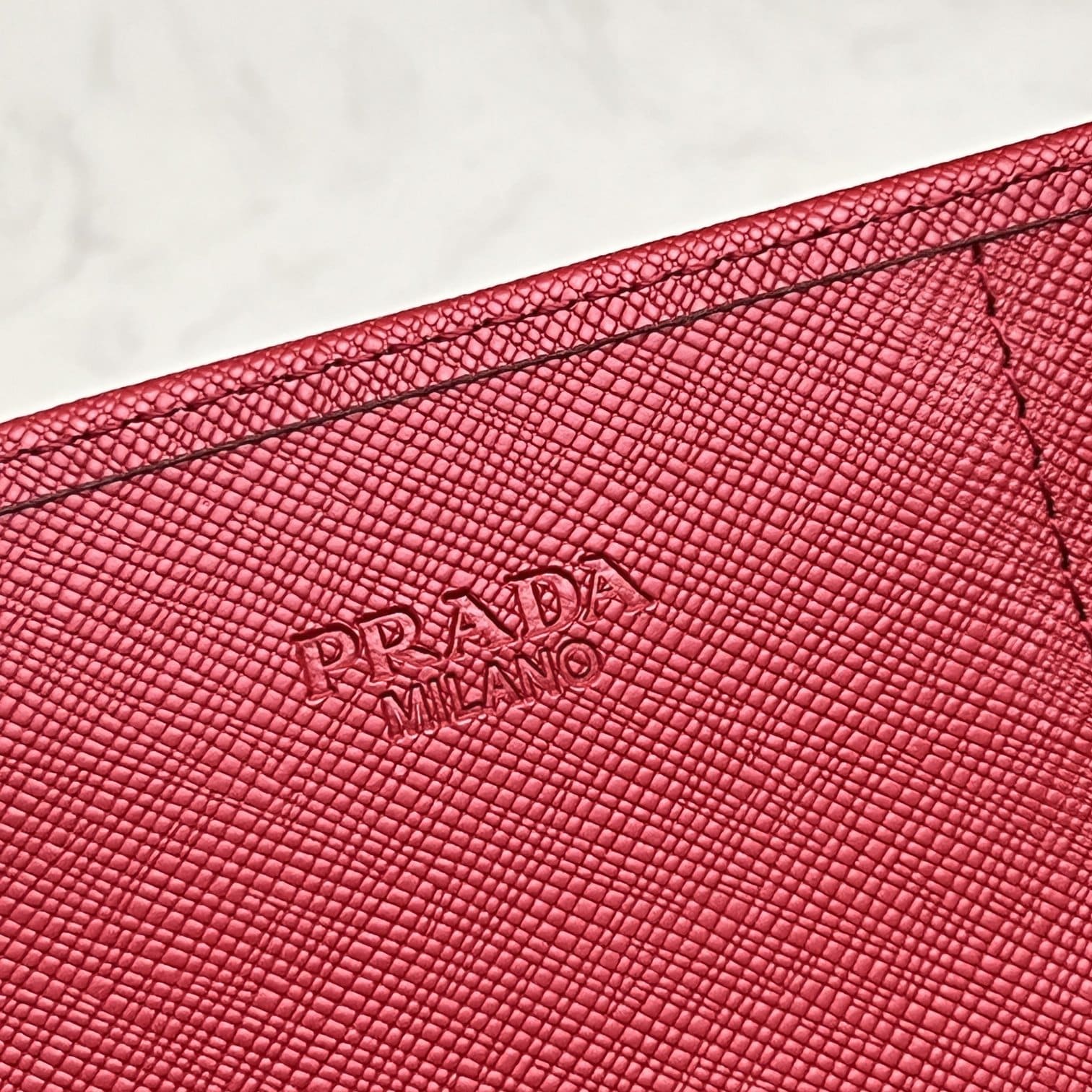 GIFT SET: PRADA PATENT SHOULDER BAG CHERRY RED & SAFFIANO WALLET RED - Image 11