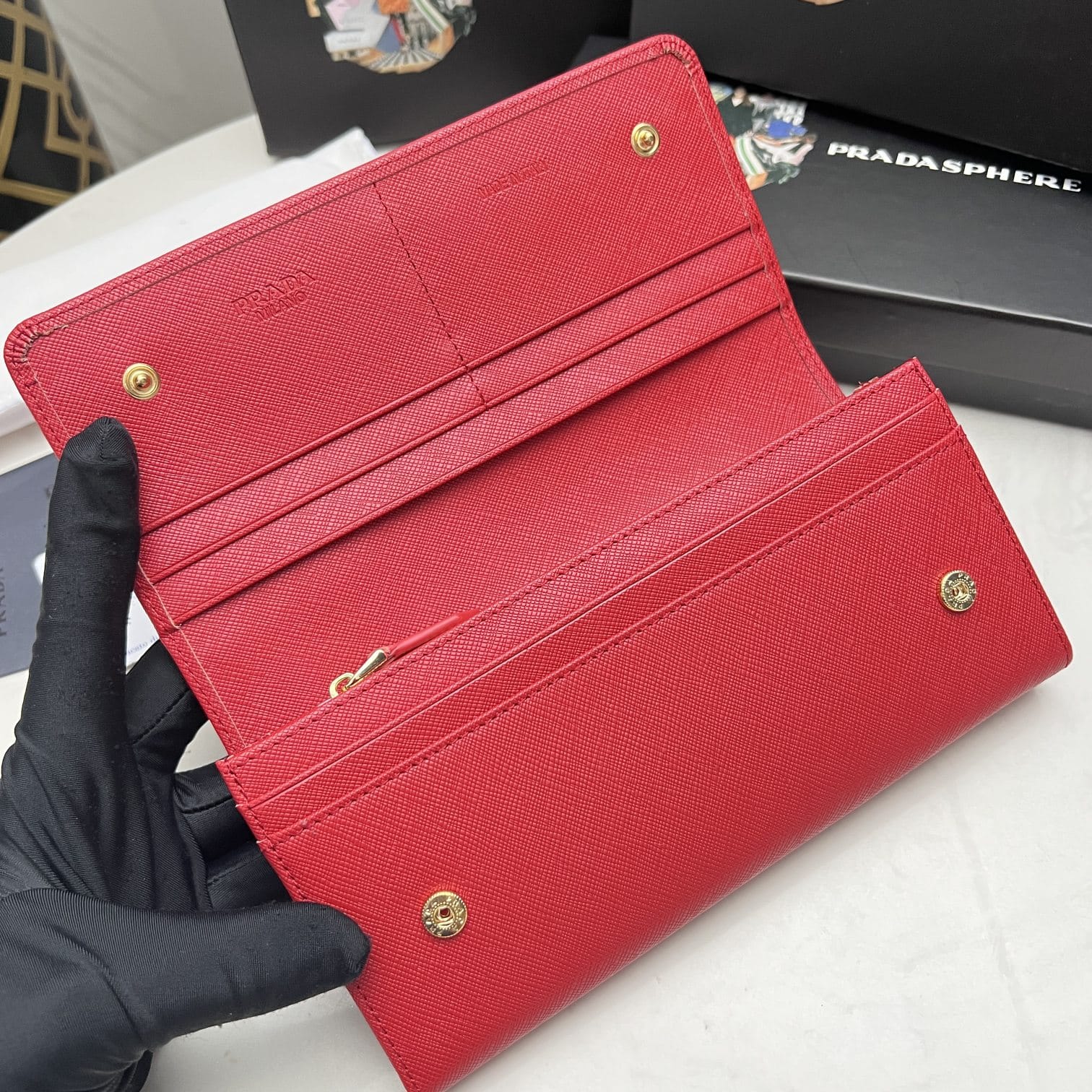GIFT SET: PRADA PATENT SHOULDER BAG CHERRY RED & SAFFIANO WALLET RED - Image 8