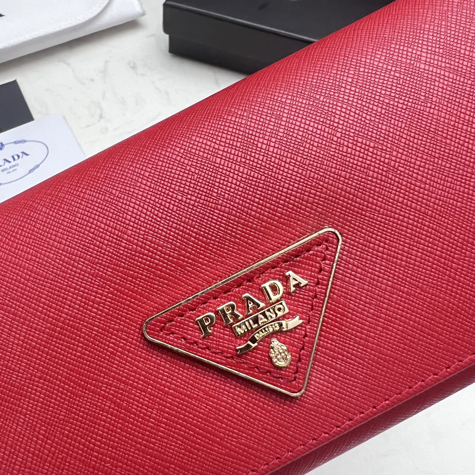 GIFT SET: PRADA PATENT SHOULDER BAG CHERRY RED & SAFFIANO WALLET RED - Image 7