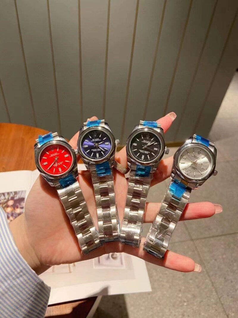 Alternative view of Rolex Oyster Perpetual Red 36Mm 124300