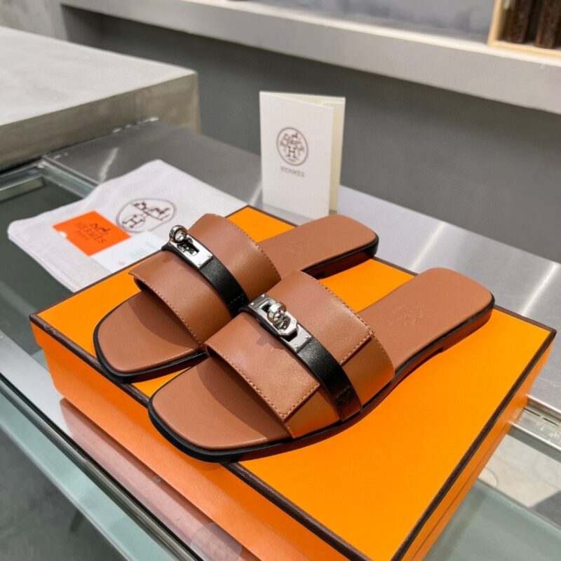 Alternative view of Hermes Giulia Sandal Gold And Noir H231056Z 20360