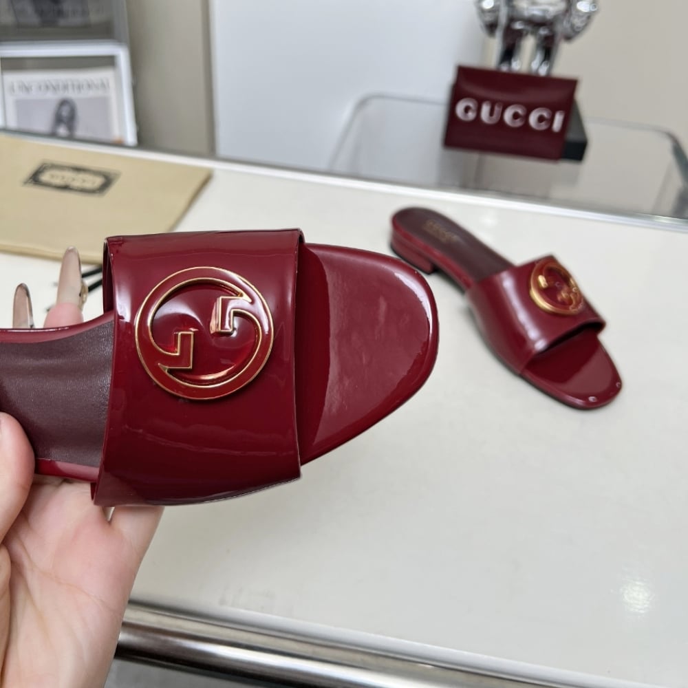 Iconic Set: Gucci Totissima Large Reversible Tote And Women Round Interlocking G Sandal - Image 3