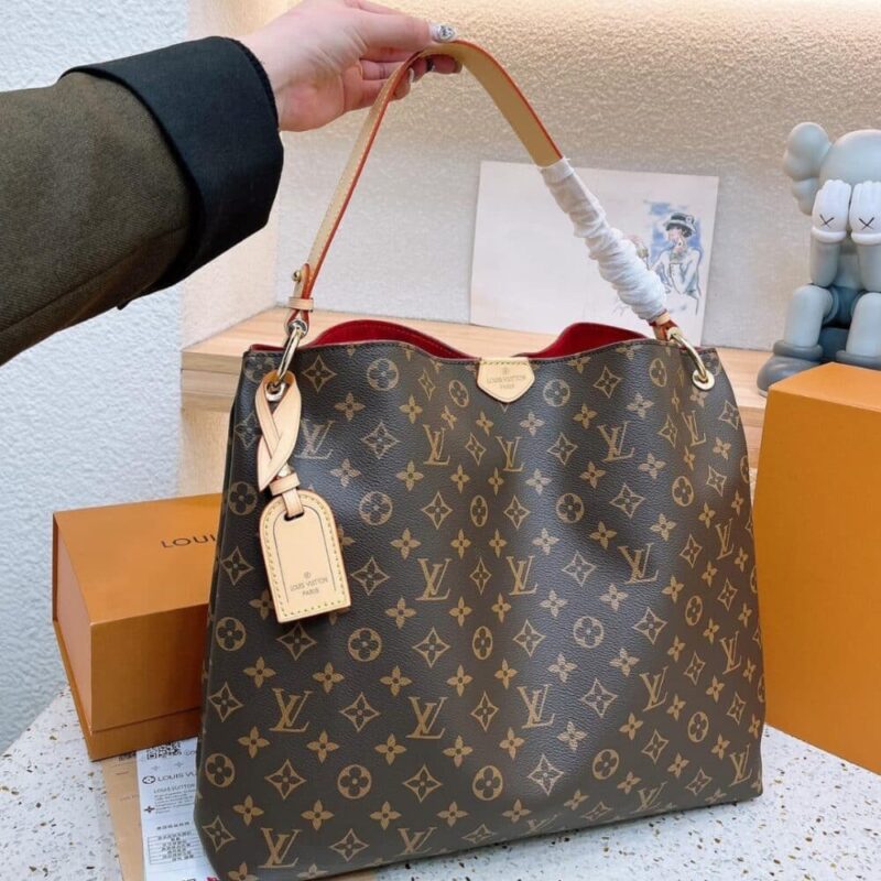 Alternative view of Iconic Set: Louis Vuitton Graceful Bag And Celeste Wallet In Monogram