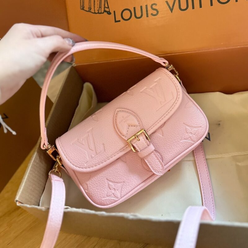 Alternative view of GIFT SET: LOUIS VUITTON NANO DIANE BAG PINK OPALE And LISA WALLET PINK